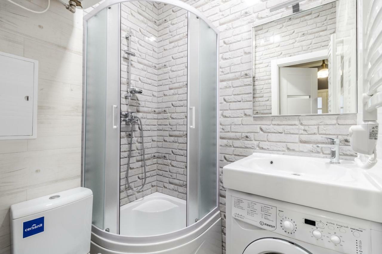 Modern Rus Apartment Лвив Екстериор снимка